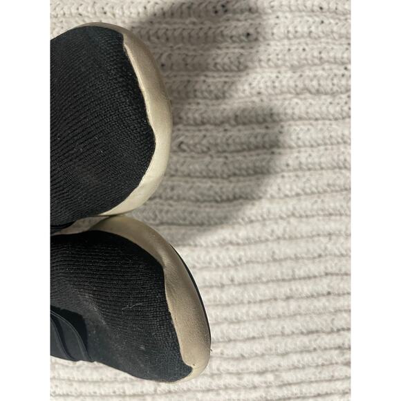 Vince Aston Solid Knit Fabric Slip On Sneakers Shoes Womens Size 7 M EU 37 Black